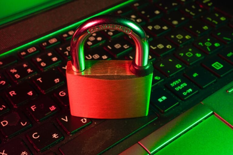Architettura Zero-Trust per agenti AI in produzione: i tre layer di difesa indispensabili